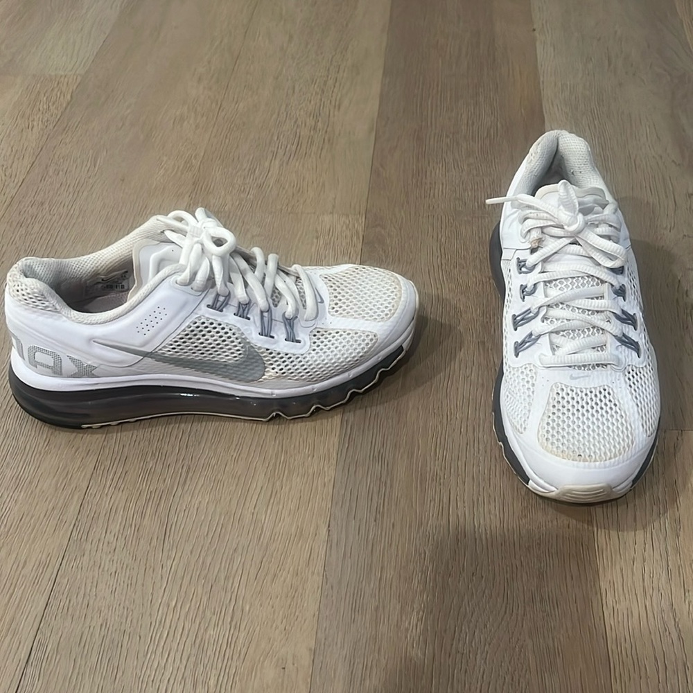Women’s Nike air max 2013.